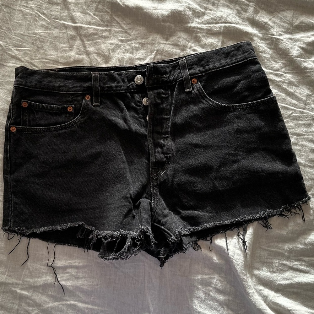 Black Levi’s 501 Cutoff Shorts